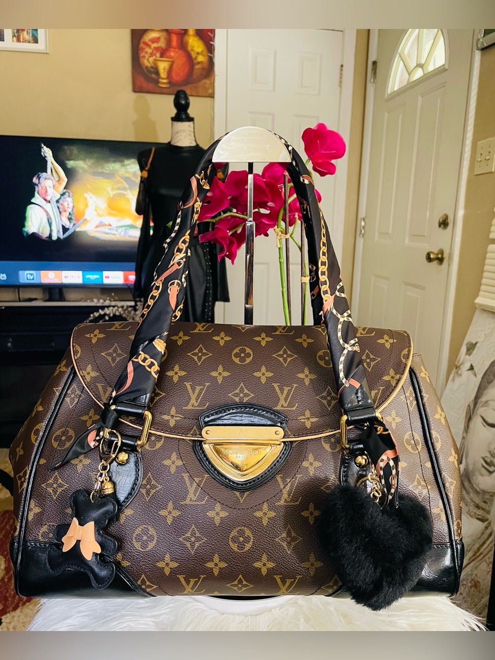 Louis Vuitton Beverly GM Monogram Handbag